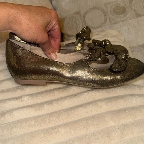 Ava & Aiden Gold Bow Flats - Picture 4 of 12